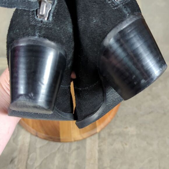 nine West black suede zipped heeled bootie Woman's Size 6.5 Round Toe - Picture 9 of 12
